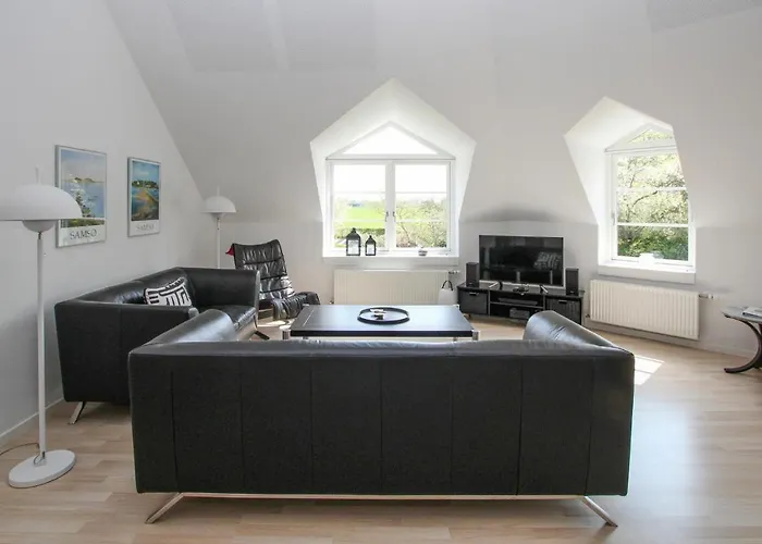 3 Bedroom Gorgeous In Apartamento *