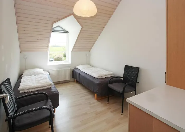 3 Bedroom Gorgeous In Apartamento